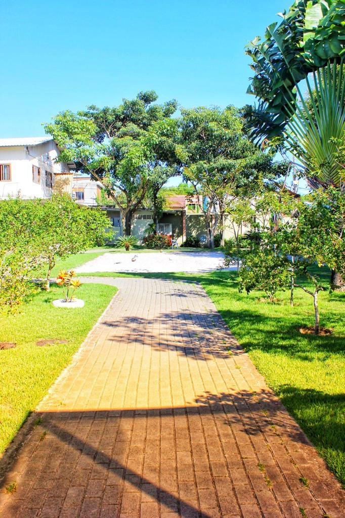 Caminho no jardim